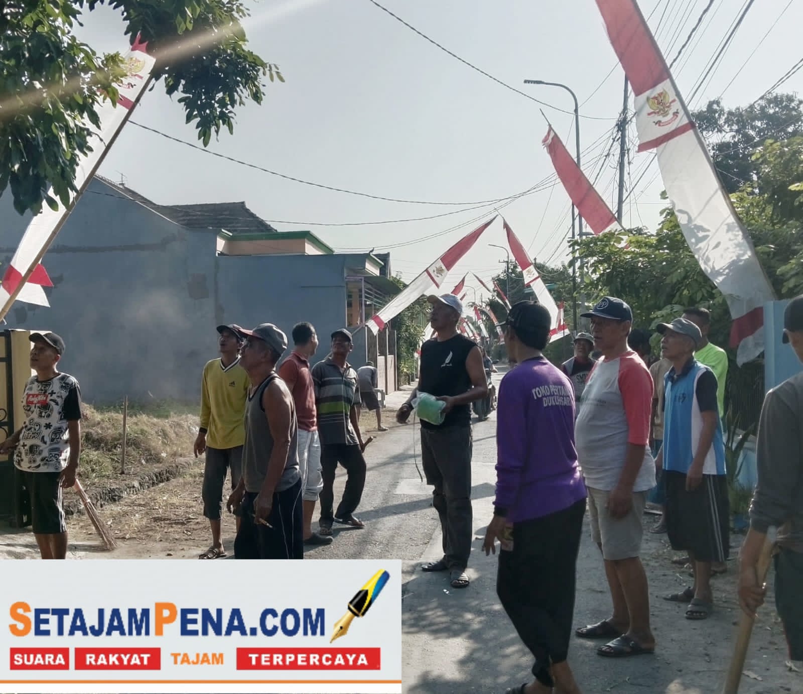 Sambut HUT RI Ke-81 Tahun 2026, Warga RT 10 RW 02 Desa Dukuhsari, Kec. Jabon, Sidoarjo laksanakan Kerja Bakti.
