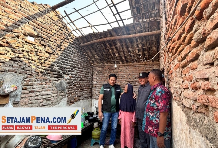 Bupati Sidoarjo Subandi Tinjau RTLH dan Serahkan Bantuan di Prambon